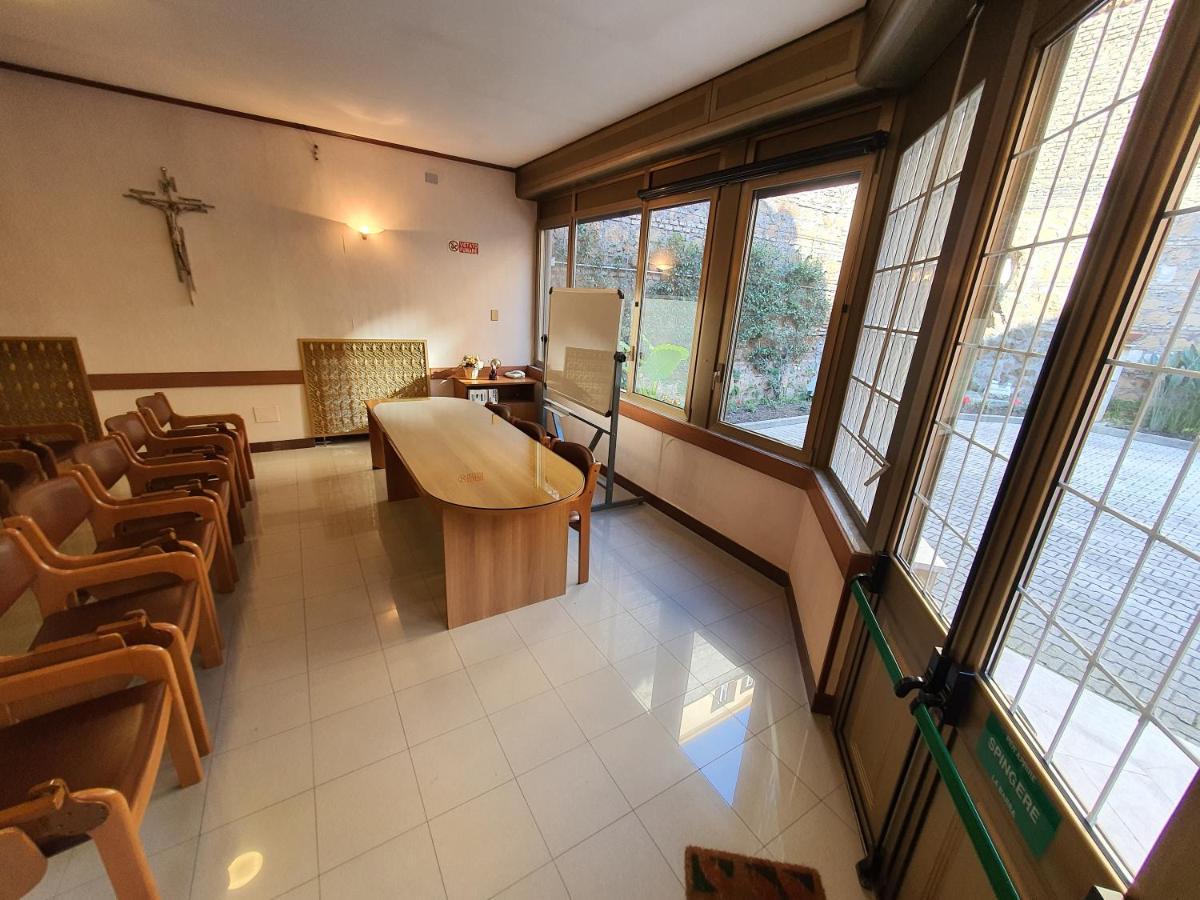 Suore Concezioniste Missionarie - Carmen Salles Roma Bed and Breakfast Exteriör bild
